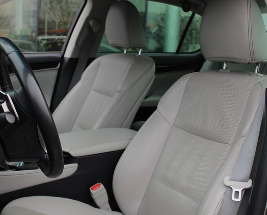 Lexus GS cena 107900 przebieg: 106564, rok produkcji 2013 z Wojcieszów małe 596